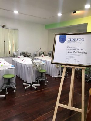 hoc spa mat bao nhieu tien